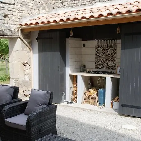 La Maison Du Puits, Son Gite, Et Sa Piscine Villeneuve-la-Comtesse