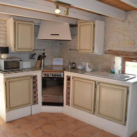 La Maison Du Puits, Son Gite, Et Sa Piscine Semesterbostad Villeneuve-la-Comtesse