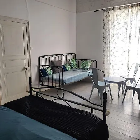 La Maison Du Puits, Son Gite, Et Sa Piscine Villeneuve-la-Comtesse