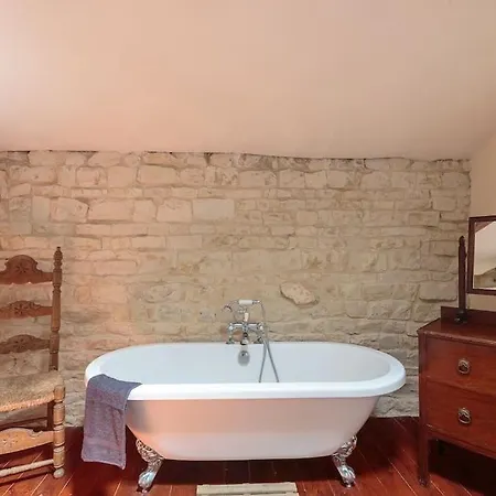 La Maison Du Puits, Son Gite, Et Sa Piscine 度假居 Villeneuve-la-Comtesse