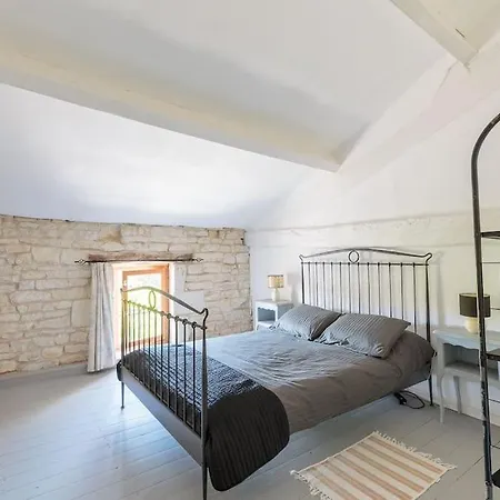 La Maison Du Puits, Son Gite, Et Sa Piscine *