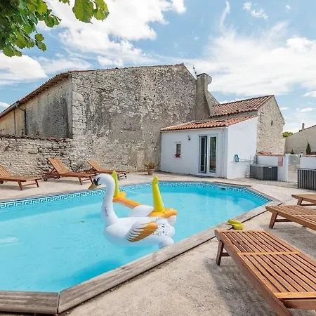 La Maison Du Puits, Son Gite, Et Sa Piscine 度假居 Villeneuve-la-Comtesse