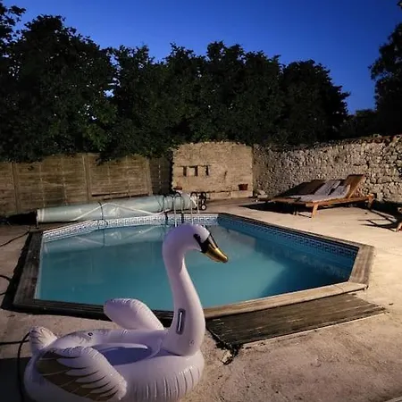 La Maison Du Puits, Son Gite, Et Sa Piscine Semesterbostad *