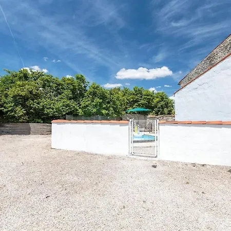La Maison Du Puits, Son Gite, Et Sa Piscine Villeneuve-la-Comtesse