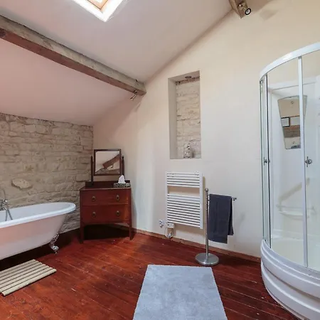 Semesterbostad La Maison Du Puits, Son Gite, Et Sa Piscine *