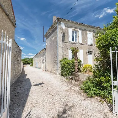度假居 La Maison Du Puits, Son Gite, Et Sa Piscine *