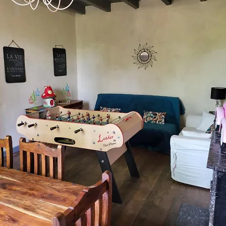 La Maison Du Puits, Son Gite, Et Sa Piscine * Villeneuve-la-Comtesse