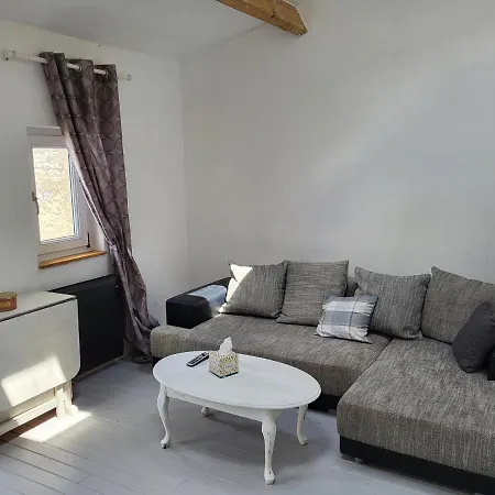 度假居 La Maison Du Puits, Son Gite, Et Sa Piscine Villeneuve-la-Comtesse